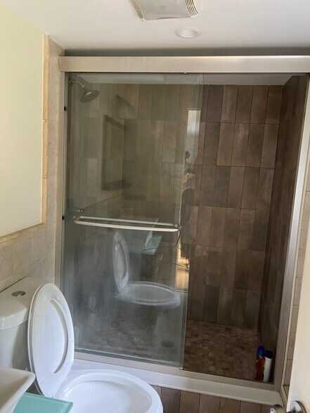 Building Photo - 5 Jeffrey Ct