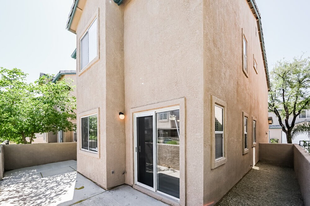 Building Photo - 5594 Calais Ct