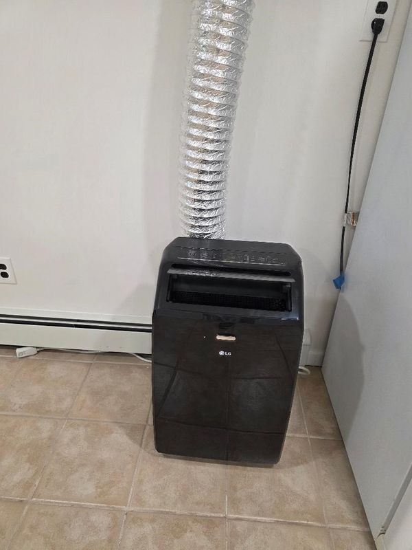 Building Photo - 9 Charles St