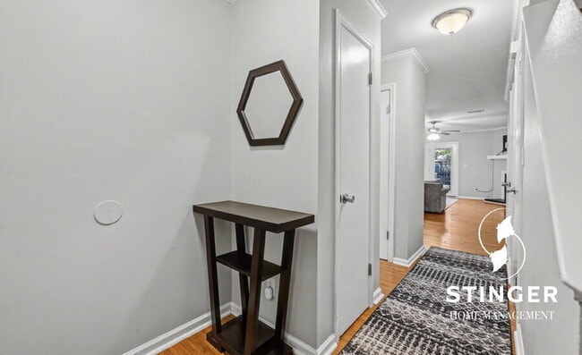 Building Photo - 20 Battery Ln