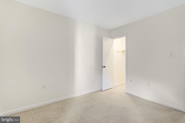 Building Photo - 4923 Casimir St