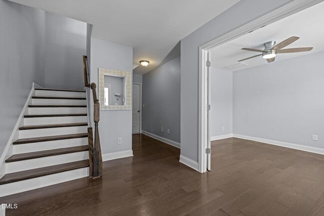 Building Photo - 6052 Kentworth Dr