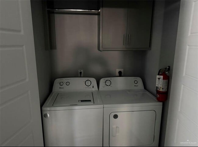 Building Photo - 8 N 33rd St