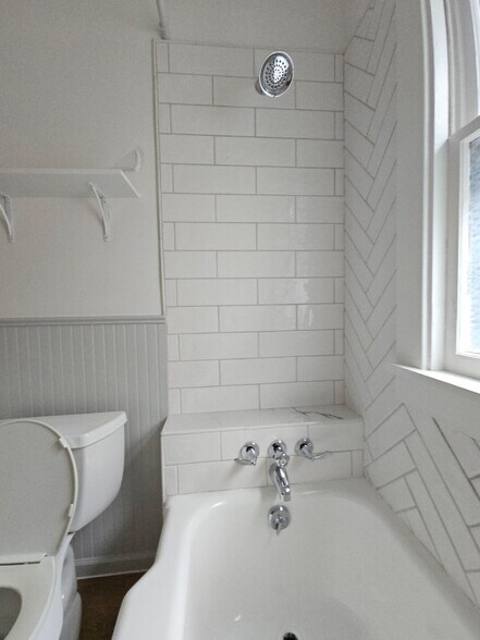 Bathroom - 2549 Upham St