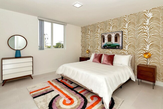 Building Photo - 1710 SW 27th Ave