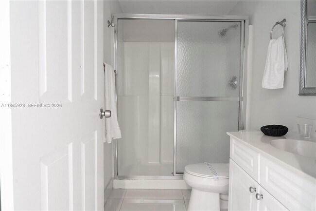 Building Photo - 17050 N Bay Rd