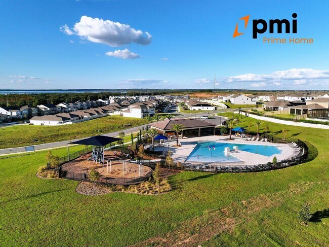 Building Photo - "Stunning 4-Bed Home with 2.5 Baths & Spac...