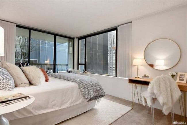 Building Photo - 2201 3rd Ave