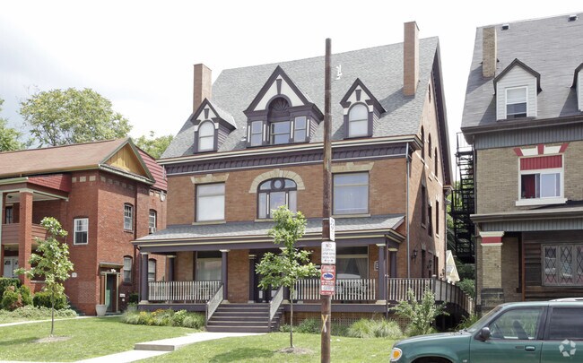 Building Photo - 744 N Negley Ave