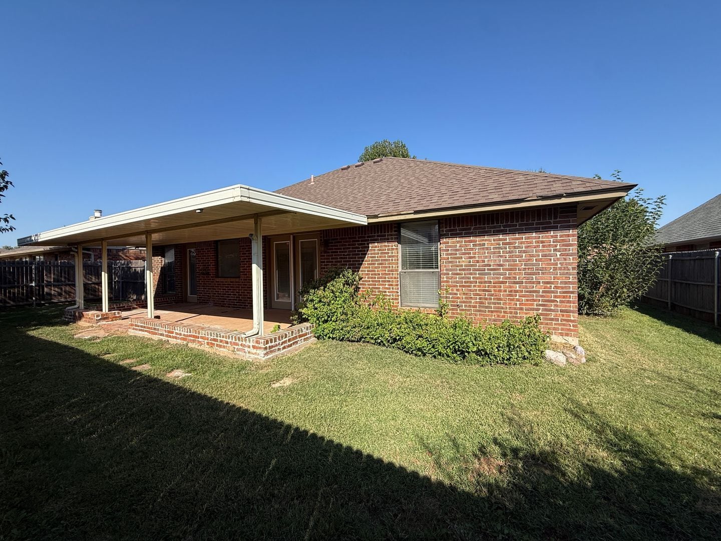 Building Photo - 213 Brackendale Ln