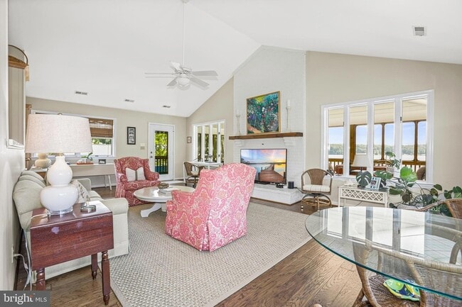 Building Photo - 638 Marlborough Point Rd