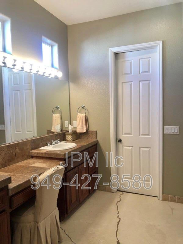 Building Photo - 3000 Granite Pointe Dr