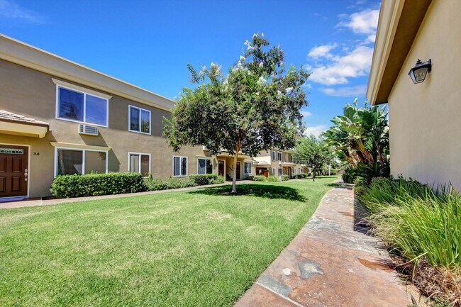 Building Photo - 792 Avocado Ave