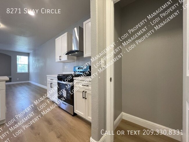 Building Photo - 8271 Shay Cir