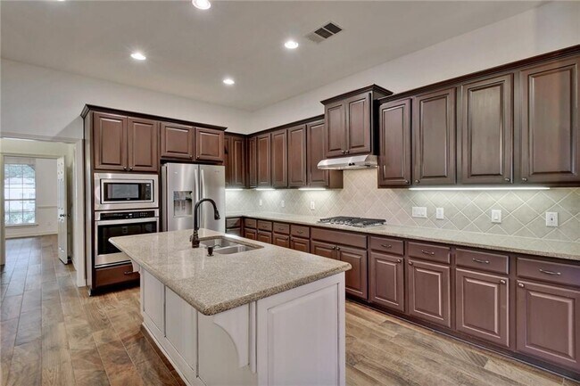 Building Photo - 2814 Cool River Loop