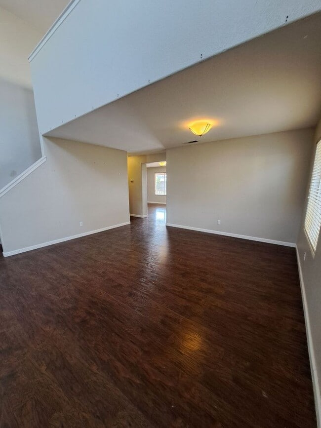 Building Photo - Beautiful 4 Bedroom House Ready To Call Home!