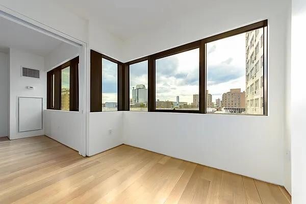 Building Photo - 123 Third Avenue