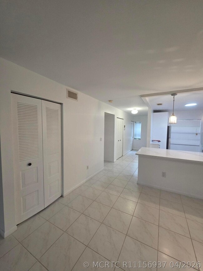Building Photo - 9187 Norte Lago