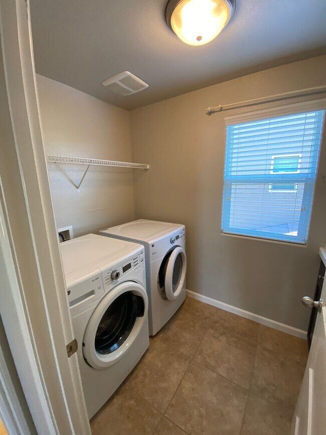 Building Photo - 3461 Alcove Way