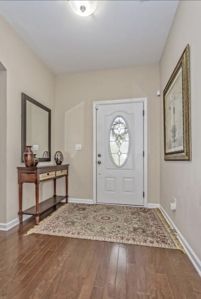 Building Photo - 5013 Bowles Dr