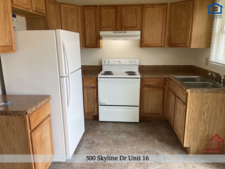 Building Photo - 500 Skyline Dr