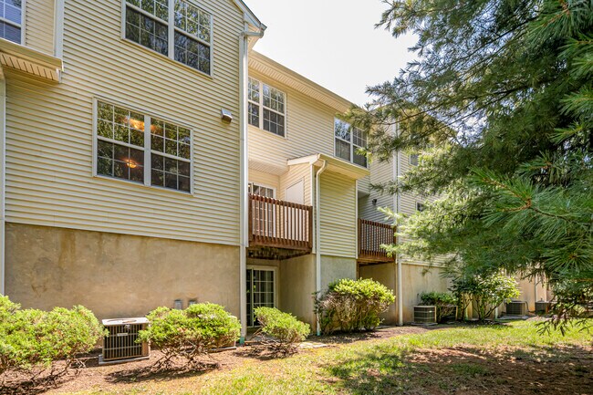 Building Photo - 50 Grant Way
