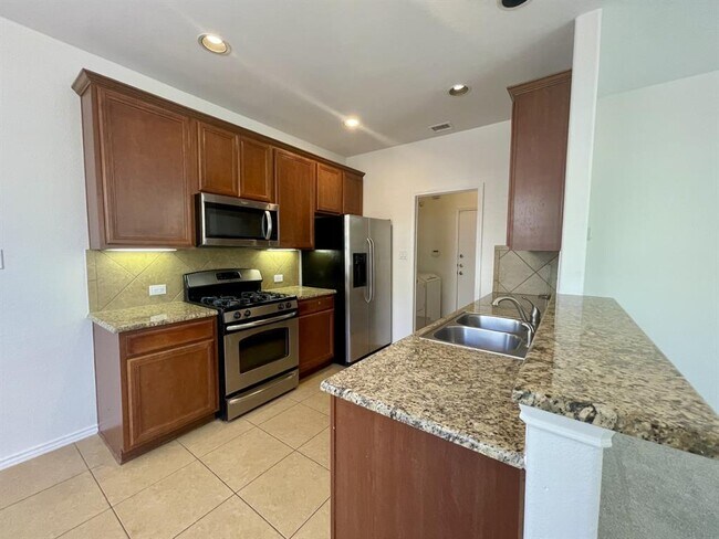 Building Photo - 8725 White Ibis Dr
