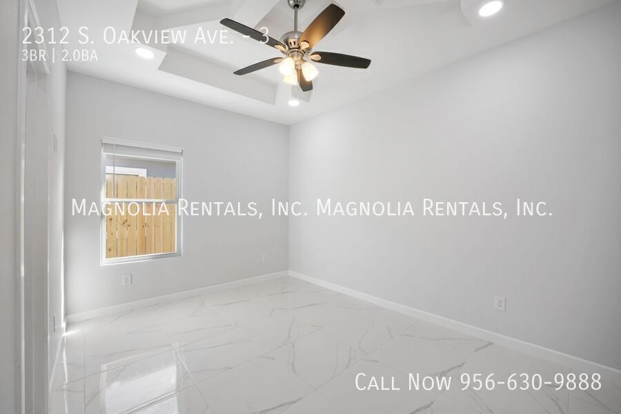 Building Photo - 2312 S Oakview Dr