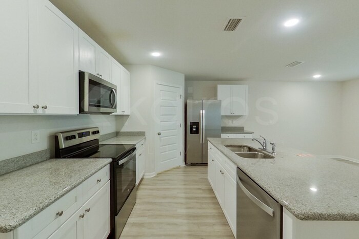 Building Photo - 4682 Malay Cir