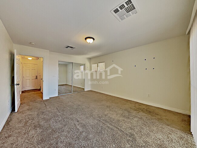 Building Photo - 4740 Sweeping Glen St