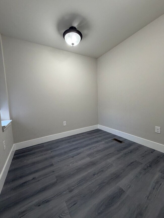 Building Photo - ??? NEWLY RENOVATED 3 BEDROOMS & 2.5 BATH HOUSE LOCATED IN HADDINGTON