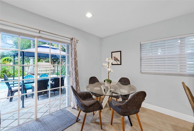 Building Photo - 7711 Coquina Dr