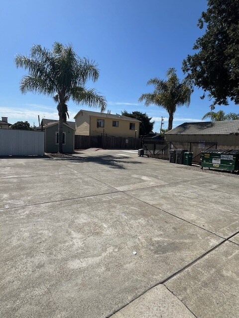 Parking Lot - 7224 Fresno St