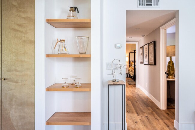 Building Photo - 2748 E Via Escuela