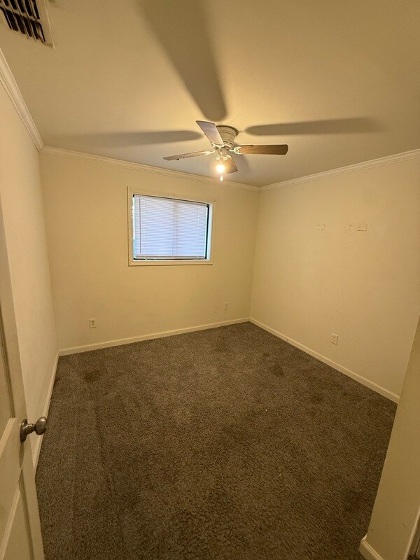 Building Photo - 2112 14th Ave N