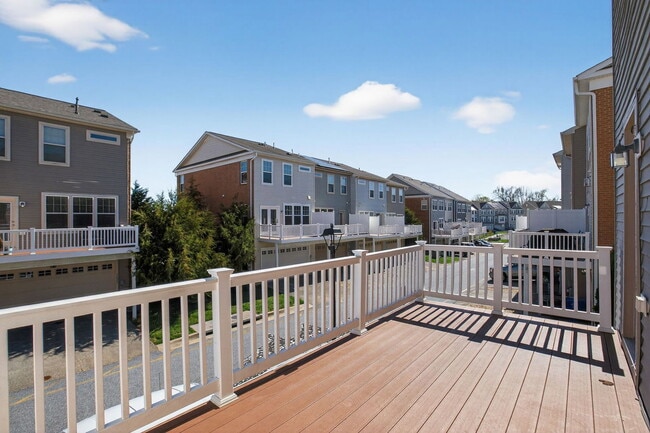 Building Photo - 9822 Ushers Pl