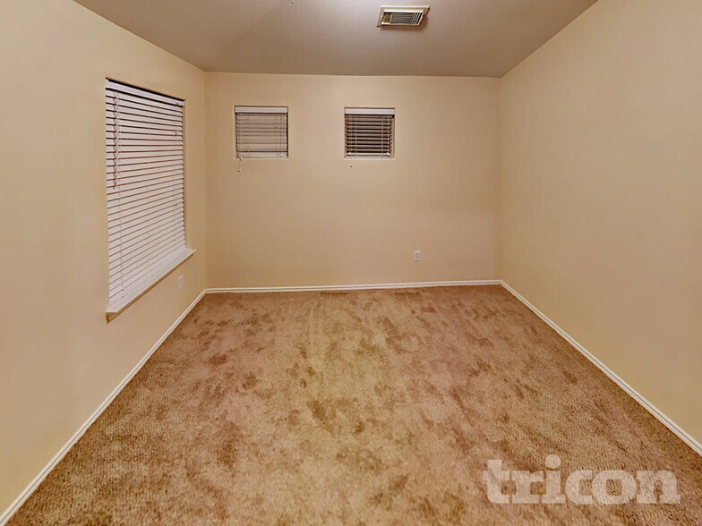 Building Photo - 8227 Radial Ct