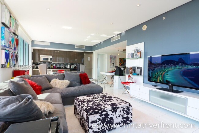 Building Photo - 92 SW 3rd St