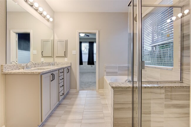 Building Photo - 16855 Big Reed Dr