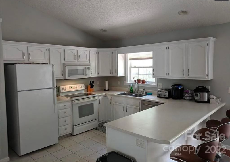 Building Photo - 115 Wilde Brook Dr