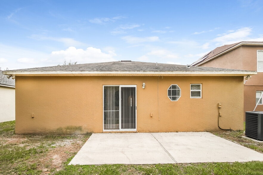 Building Photo - 5051 Preserve Blvd