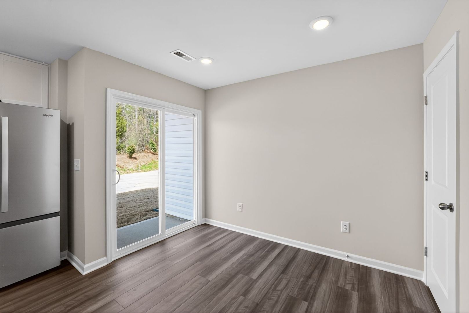 Building Photo - 1406 Cattleman Acres Dr