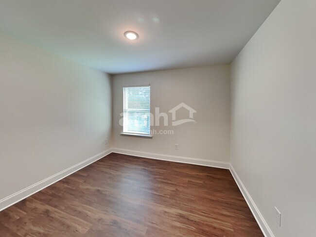 Building Photo - 3850 Chivalry Drive