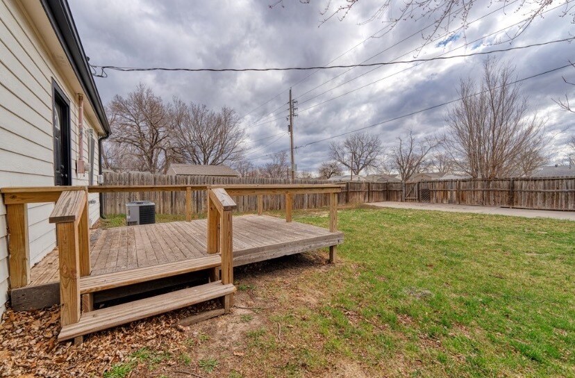 Backyard - 761 S 5th St