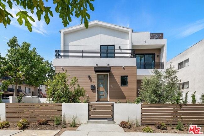 Building Photo - 1236 N Spaulding Ave