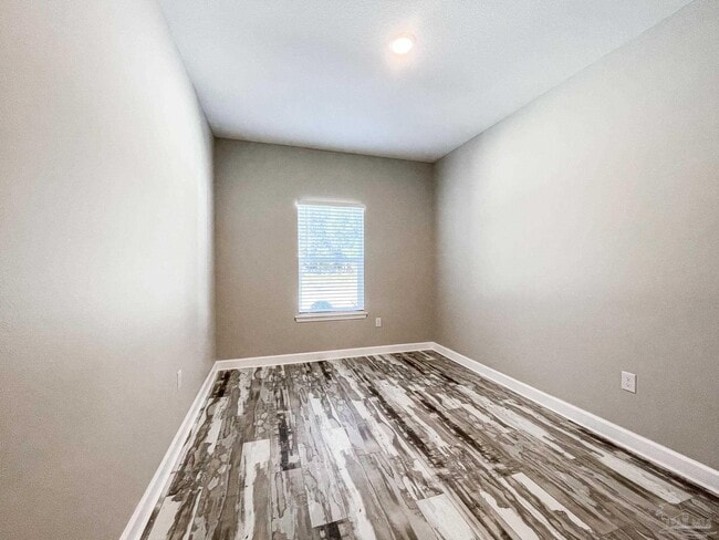 Building Photo - 5170 Burlington Ave