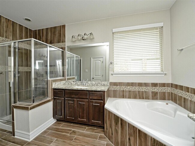 Building Photo - 3724 Lunet Ring Way