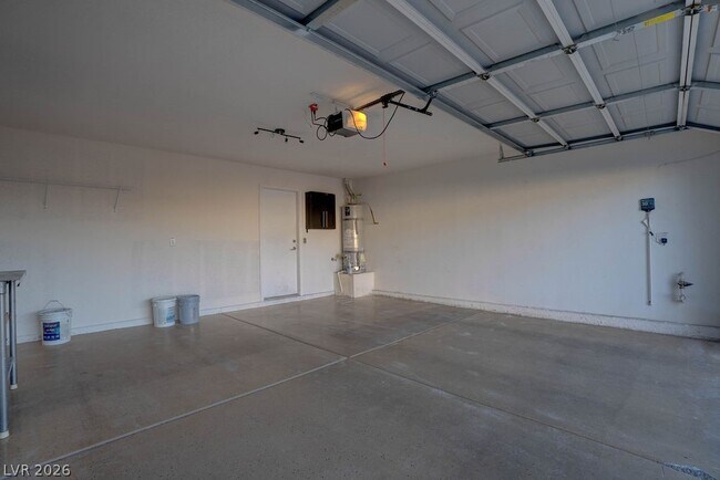 Building Photo - 879 Cozy Valley St