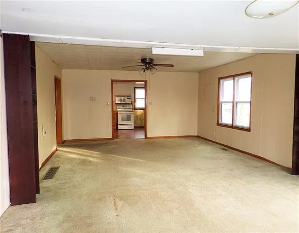 Building Photo - 713 E Carol St