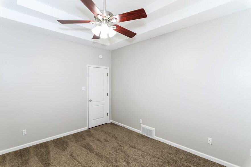 Building Photo - 60 Penny Ln